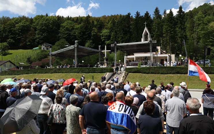 Macelj: Misa zadušnica i ukop 500 hrvatskih žrtava preuzetih iz Slovenije